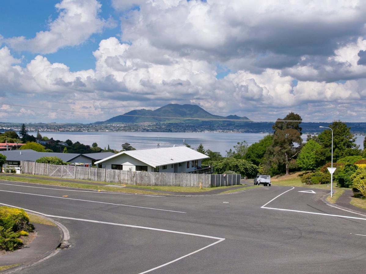 Acacia View At No 3 - Acacia Bay Holiday Home Taupo Dış mekan fotoğraf